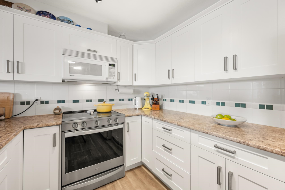 Kitchen Island Photo of 306 6390 196 Street, Langley, BC