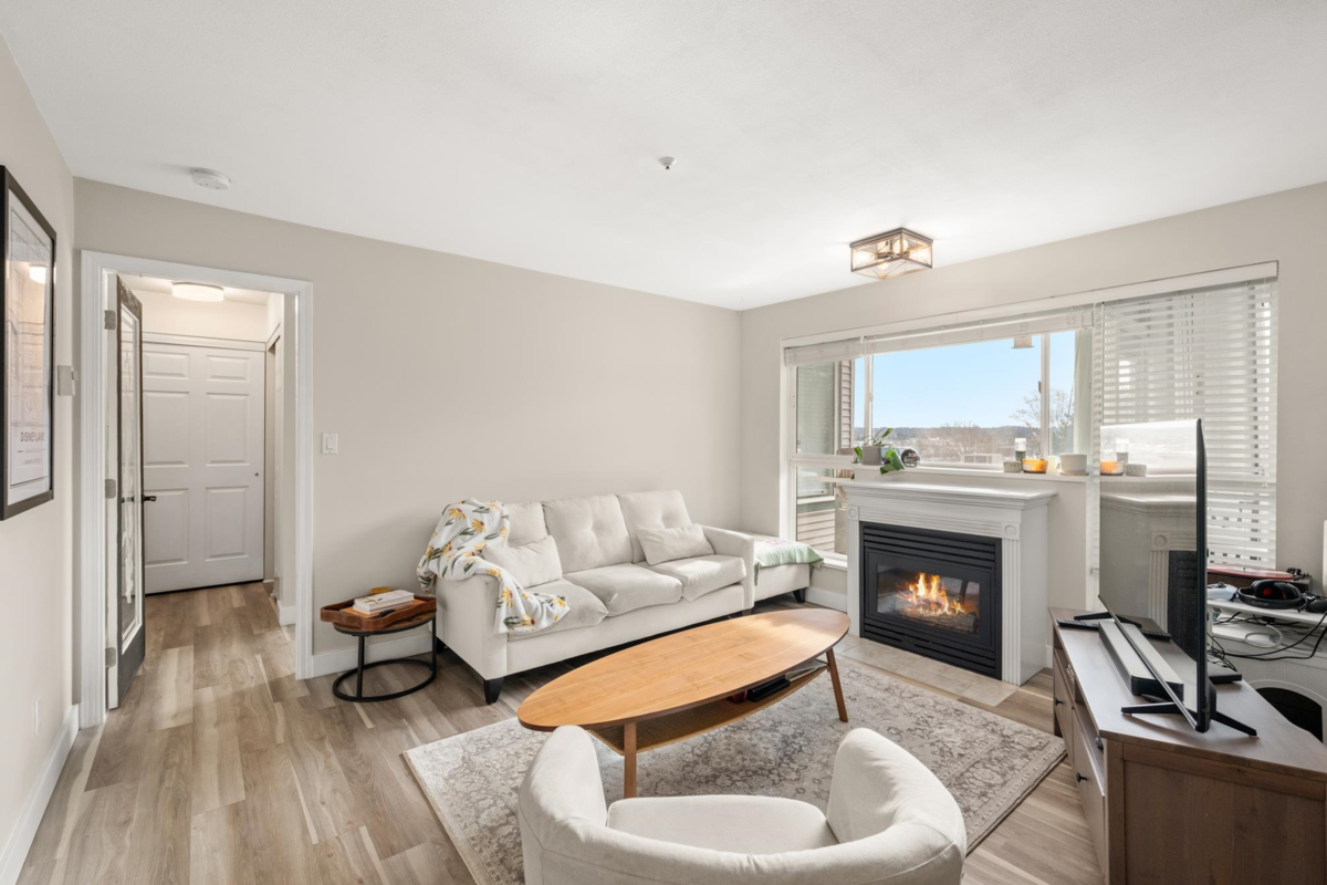 Loft / Bonus Room Photo of 306 6390 196 Street, Langley, BC