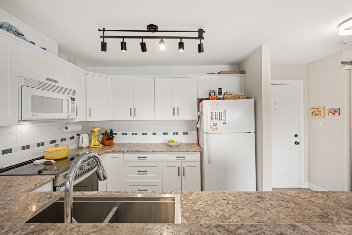 Office / Den Photo of 306 6390 196 Street, Langley, BC