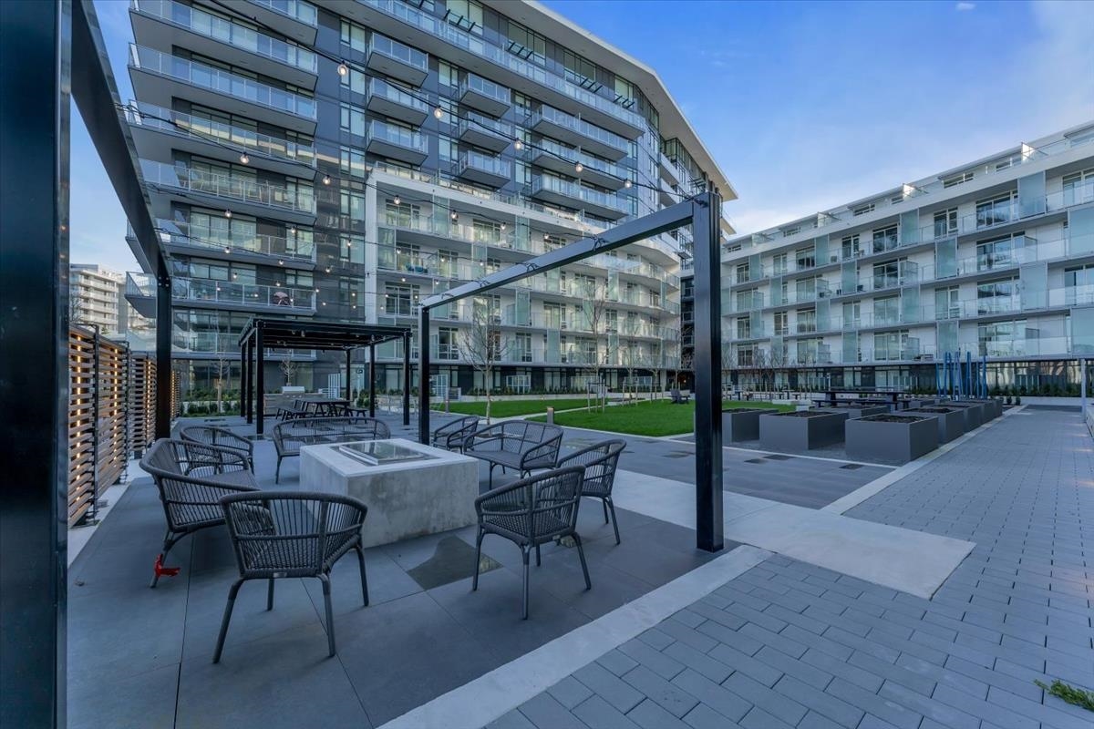 Swimming Pool Photo of 1001 6300 Minoru Boulevard, Richmond, BC