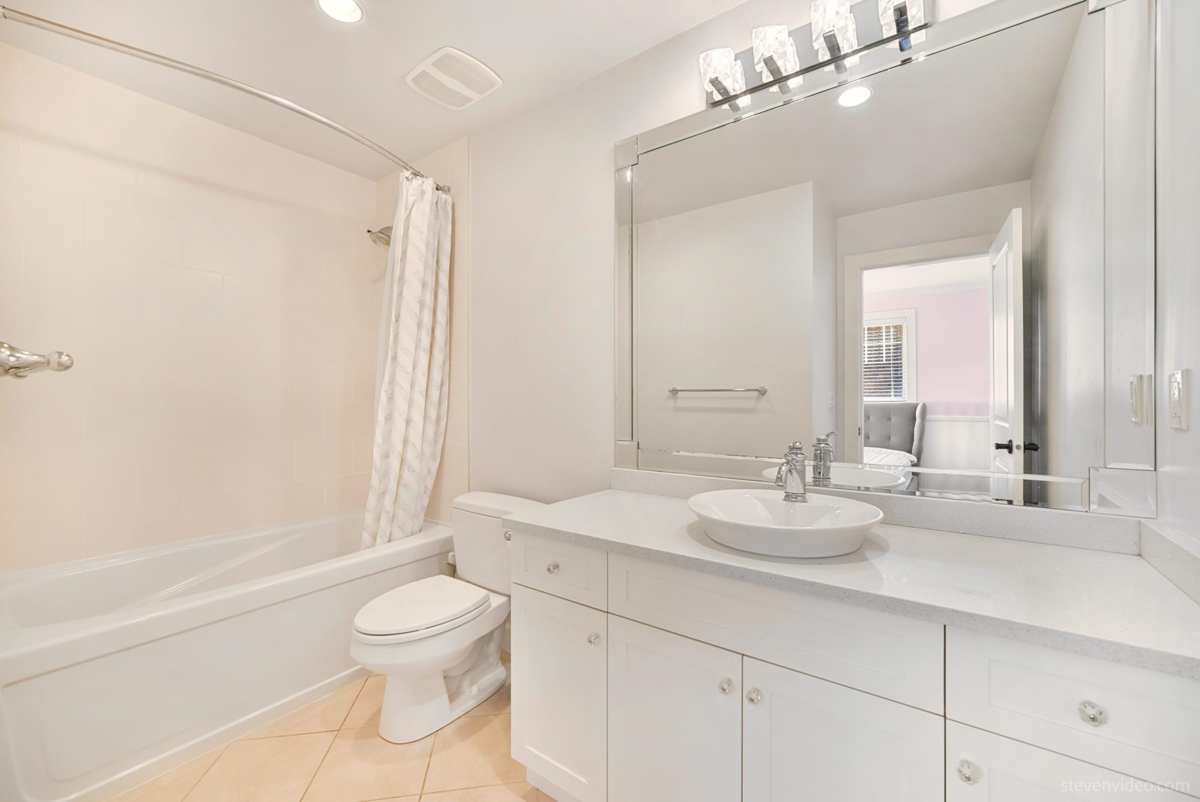 Loft / Bonus Room Photo of 3668 159a Street, Surrey, BC