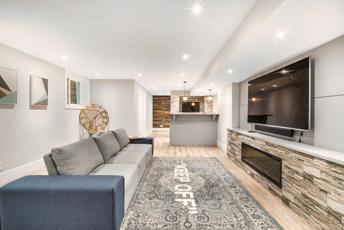 Mudroom Photo of 3668 159a Street, Surrey, BC