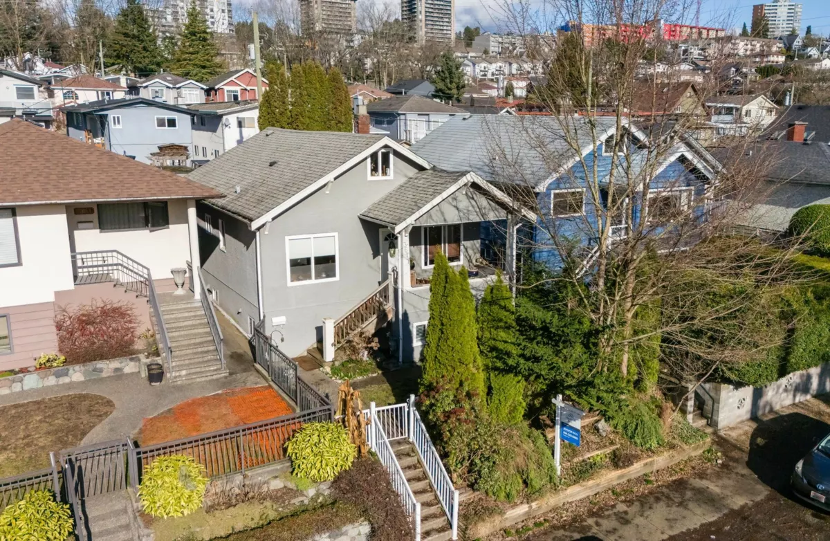 Backyard Photo of 3617 Adanac Street, Vancouver, BC