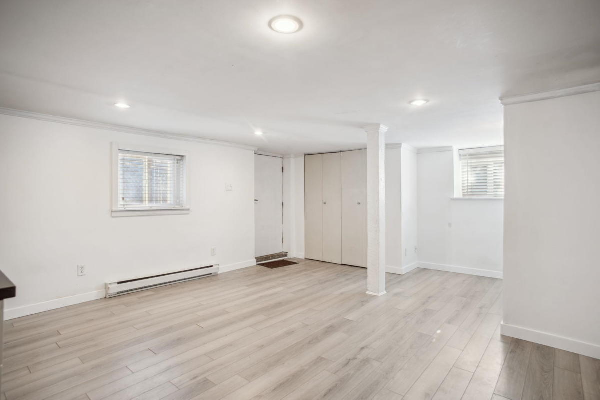 Powder Room Photo of 3617 Adanac Street, Vancouver, BC
