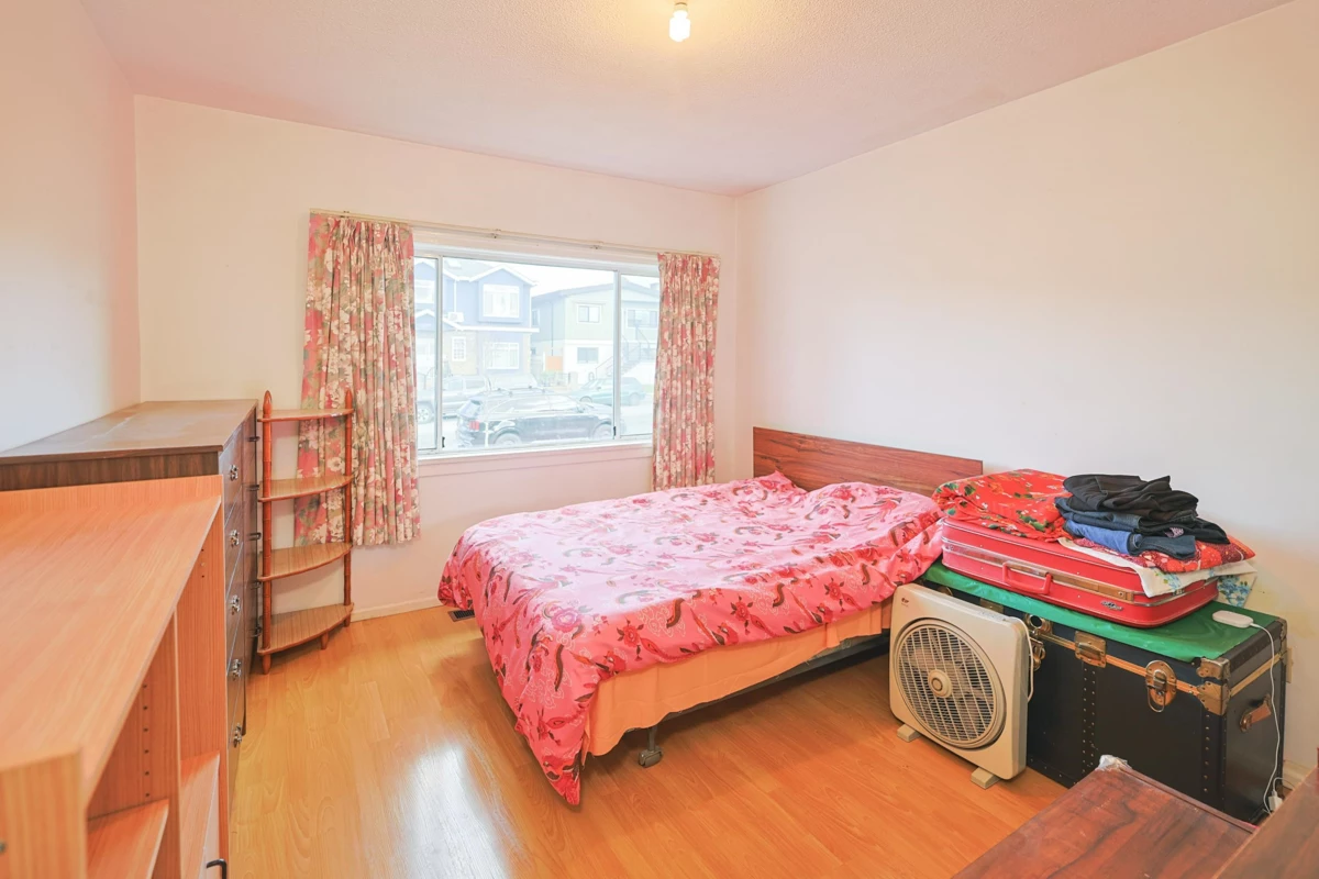 Kitchen Island Photo of 2584 E Georgia Street, Vancouver, BC