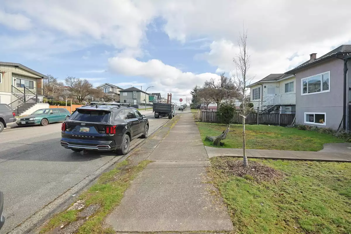 Office / Den Photo of 2584 E Georgia Street, Vancouver, BC