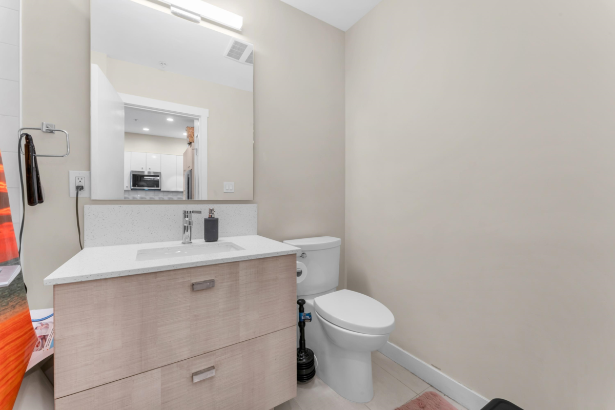 Dining Area Photo of 516 10838 Whalley Boulevard, Surrey, BC