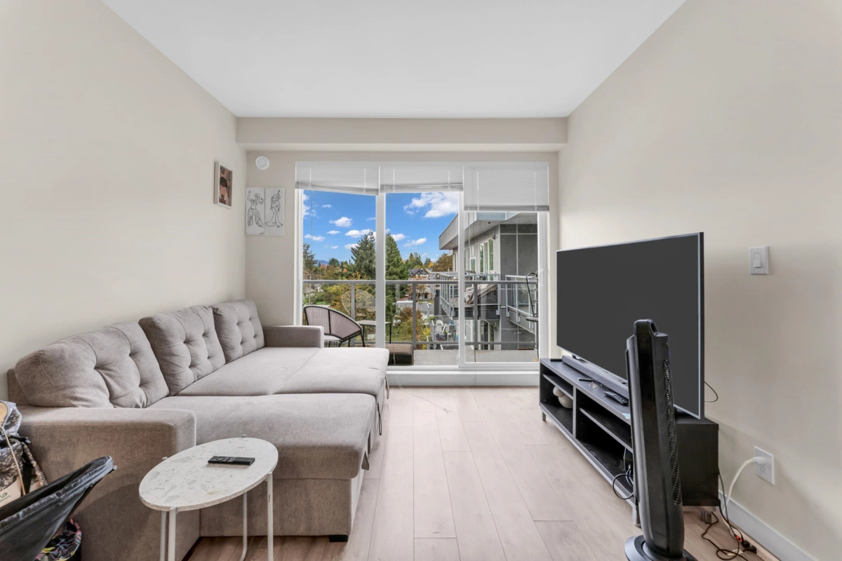 Exterior Rear Photo of 516 10838 Whalley Boulevard, Surrey, BC