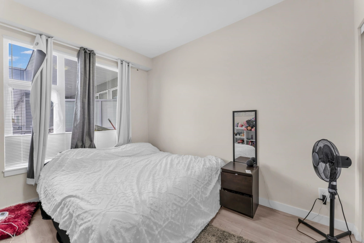 Family Room Photo of 516 10838 Whalley Boulevard, Surrey, BC