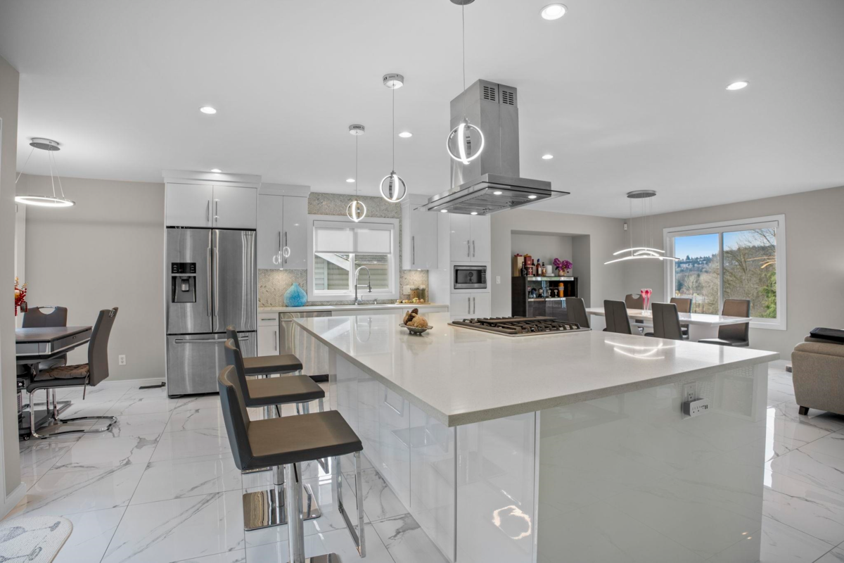 Kitchen Island Photo of 2268 Nacht Avenue, Port Coquitlam, BC