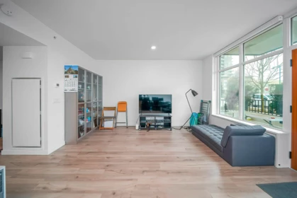 Kitchen Island Photo of TH17 13428 105 Ave, Surrey, BC