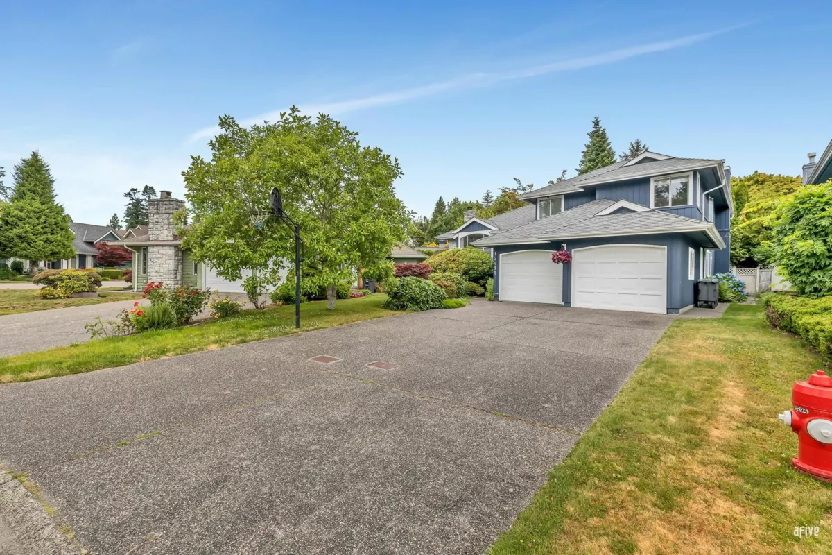 Swimming Pool Photo of 12411 Ocean Breeze Place, Surrey, BC