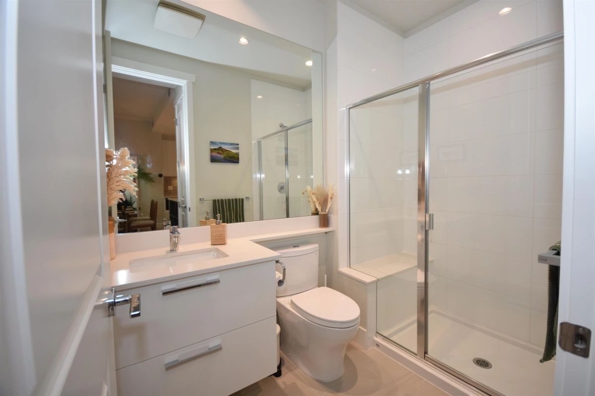 Hot Tub / Spa Photo of 229 5535 Admiral Way, Delta, BC