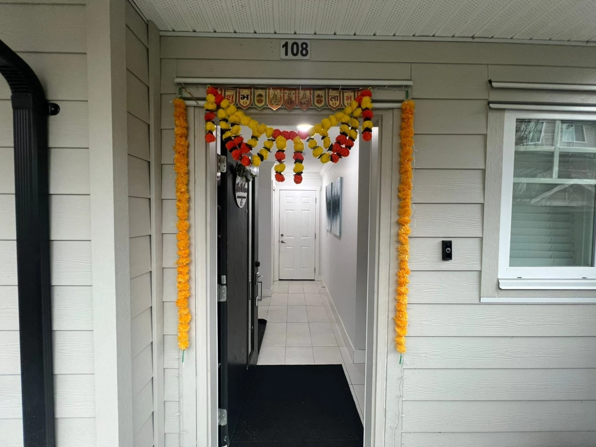 Primary Bathroom Photo of 108 13898 64 Avenue, Surrey, BC