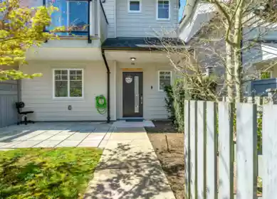 Backyard Photo of 108 13898 64 Avenue, Surrey, BC