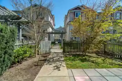 Garden / Landscaping Photo of 108 13898 64 Avenue, Surrey, BC