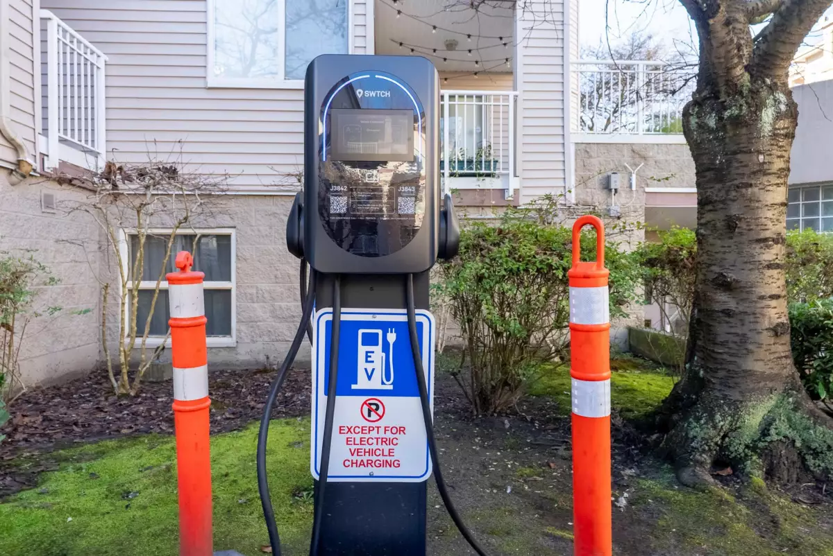 Hot Tub / Spa Photo of 321 7453 Moffatt Road, Richmond, BC