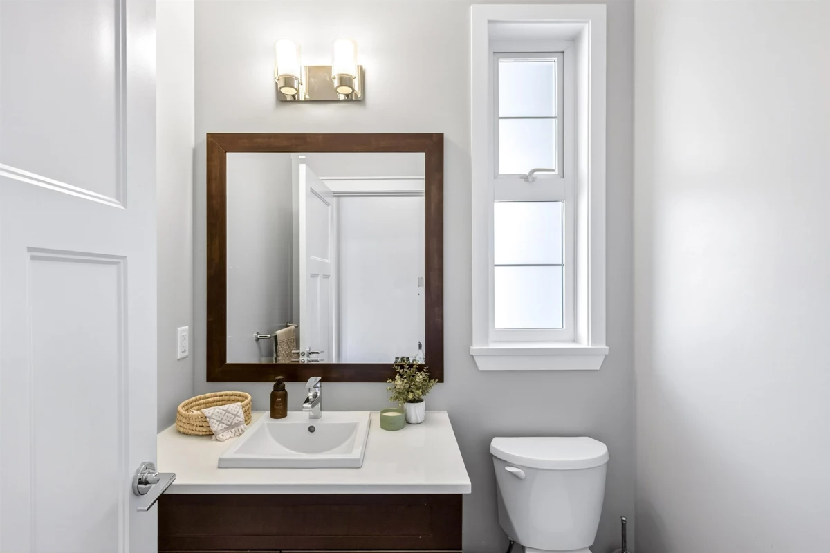 Entry Foyer Photo of 16088 28b Avenue, Surrey, BC