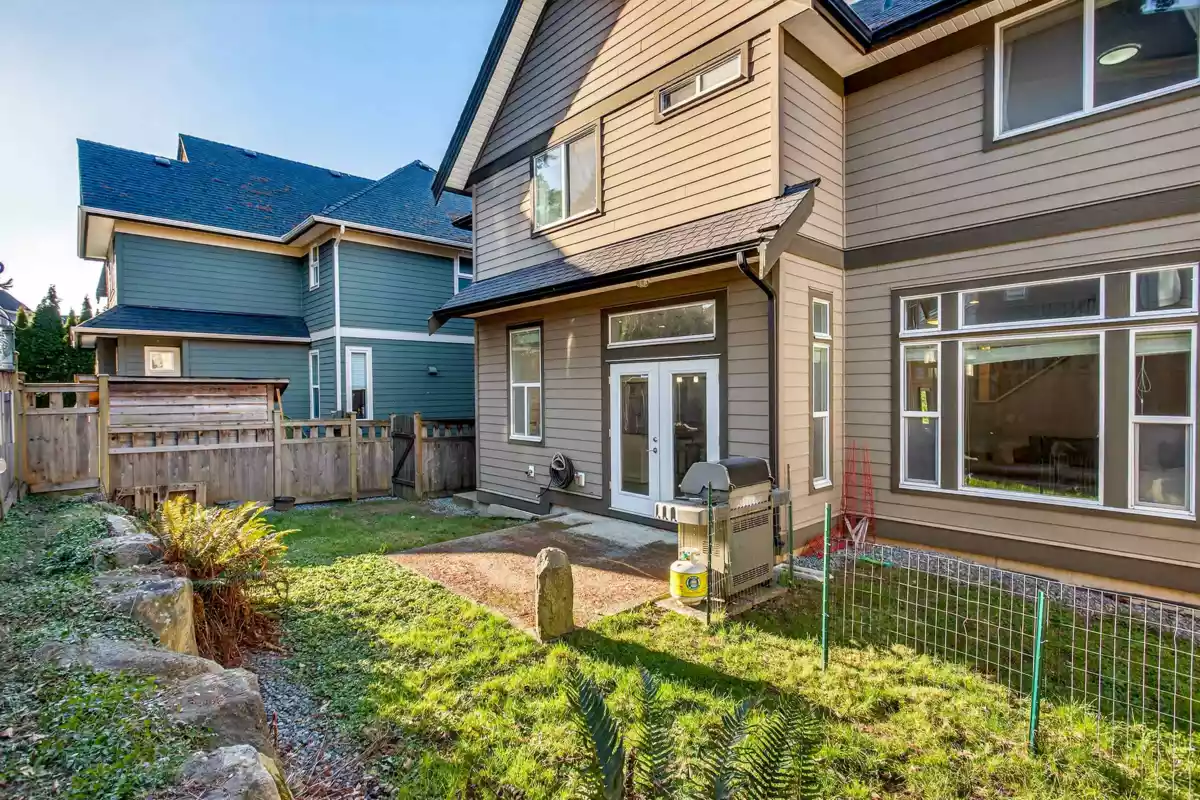 Fitness Center Photo Near 16088 28b Avenue, Surrey, BC