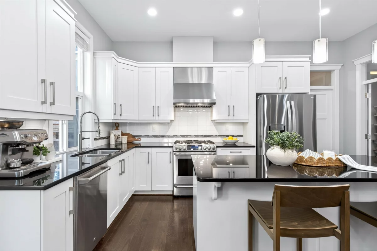 Guest Bathroom Photo of 16088 28b Avenue, Surrey, BC