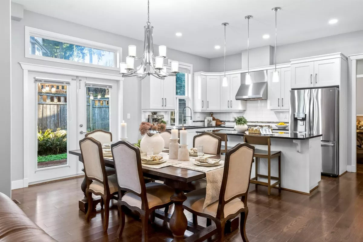 Primary Bathroom Photo of 16088 28b Avenue, Surrey, BC
