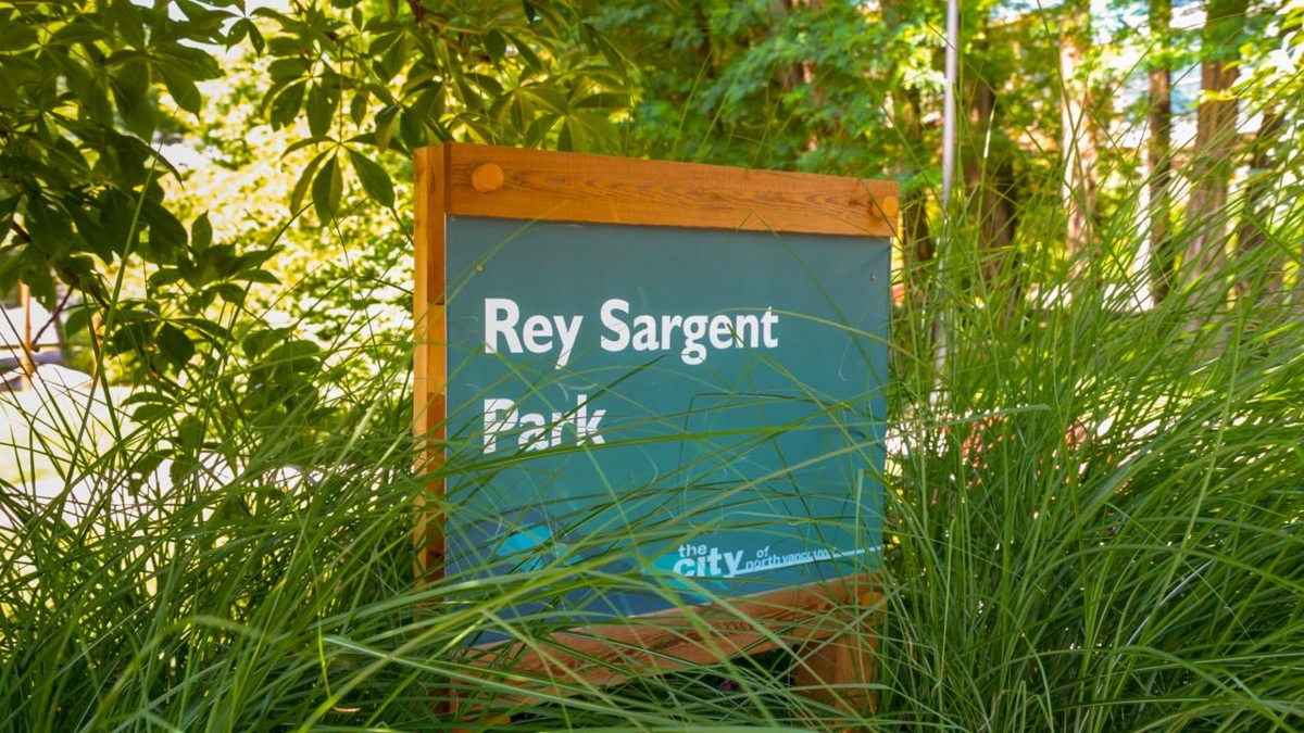 Hallway Photo of 403 139 W 22nd Street, North Vancouver, BC