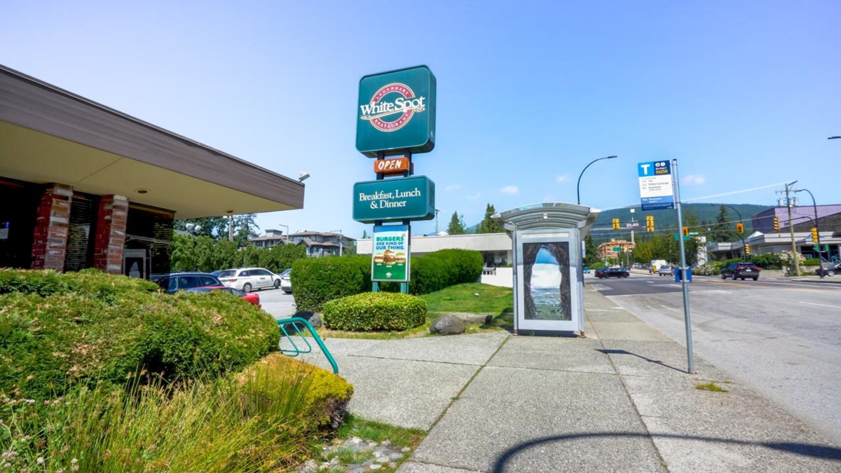 Outdoor Patio Photo of 403 139 W 22nd Street, North Vancouver, BC