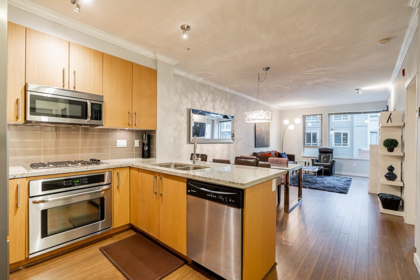 403 139 W 22nd Street, North Vancouver, BC