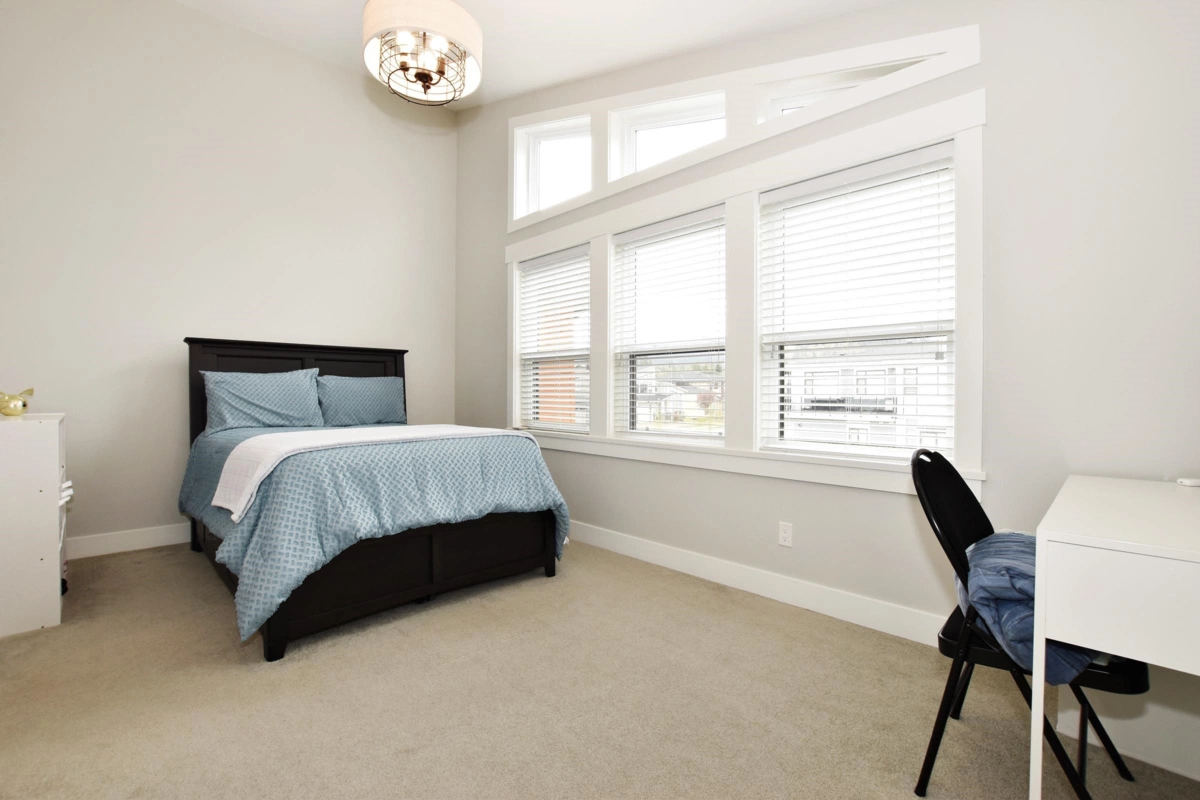Entry Foyer Photo of 35262 Ewert Avenue, Mission, BC