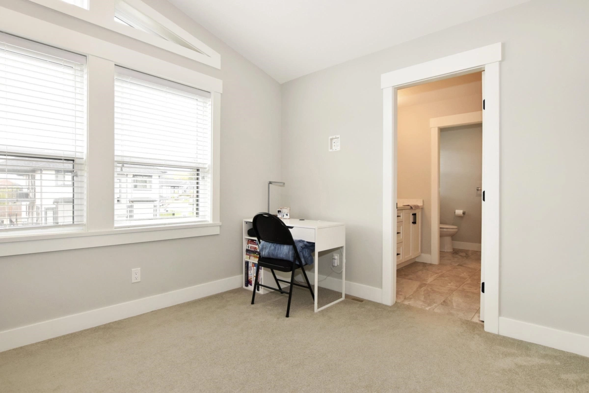 Hallway Photo of 35262 Ewert Avenue, Mission, BC
