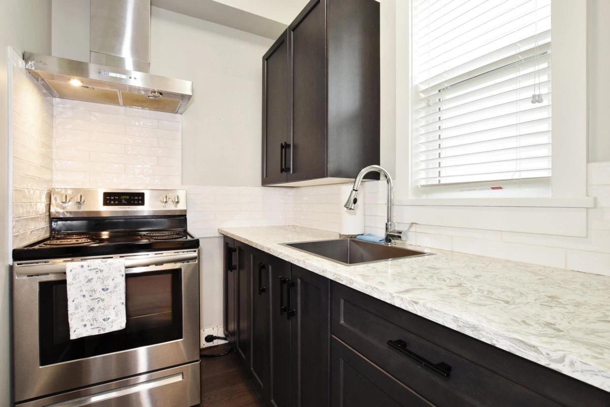Kitchen Island Photo of 35262 Ewert Avenue, Mission, BC