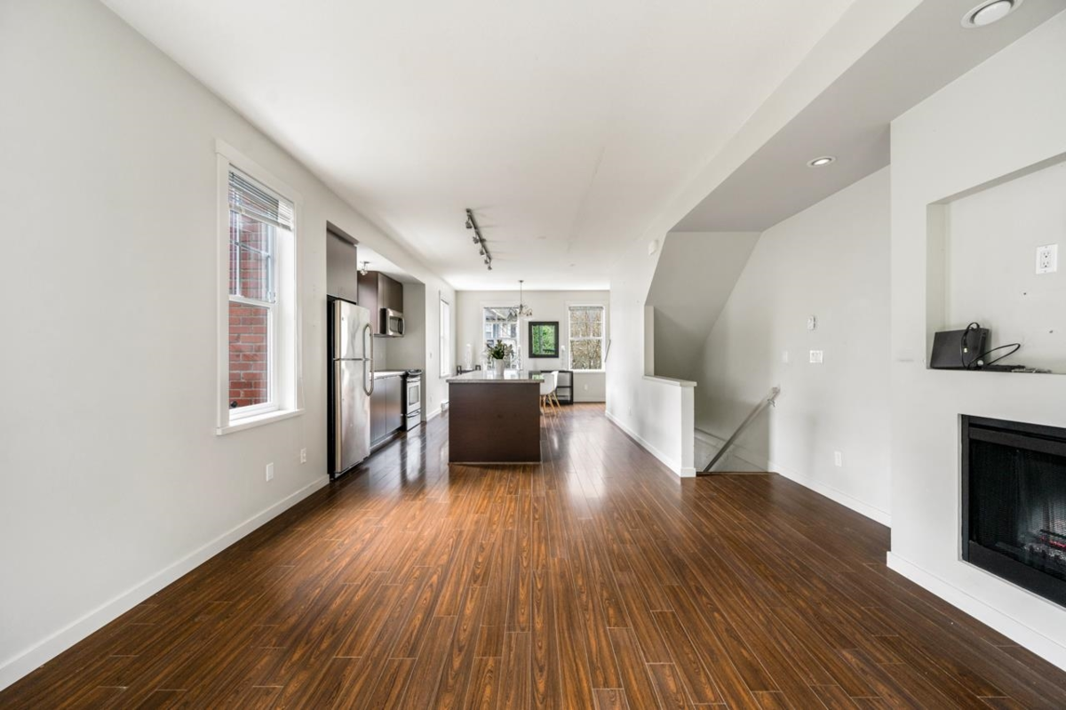 Breakfast Nook Photo of 32 102 Fraser Street, Port Moody, BC