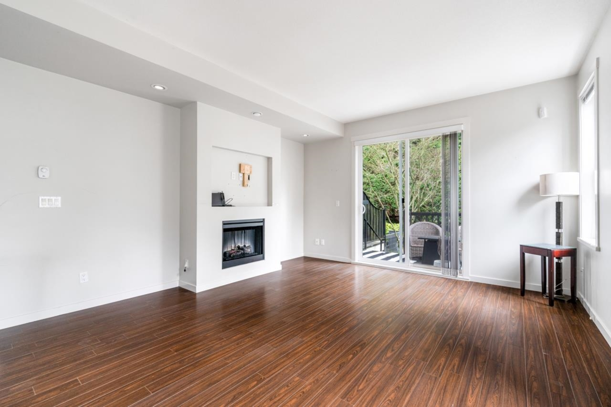 Kitchen Photo of 32 102 Fraser Street, Port Moody, BC