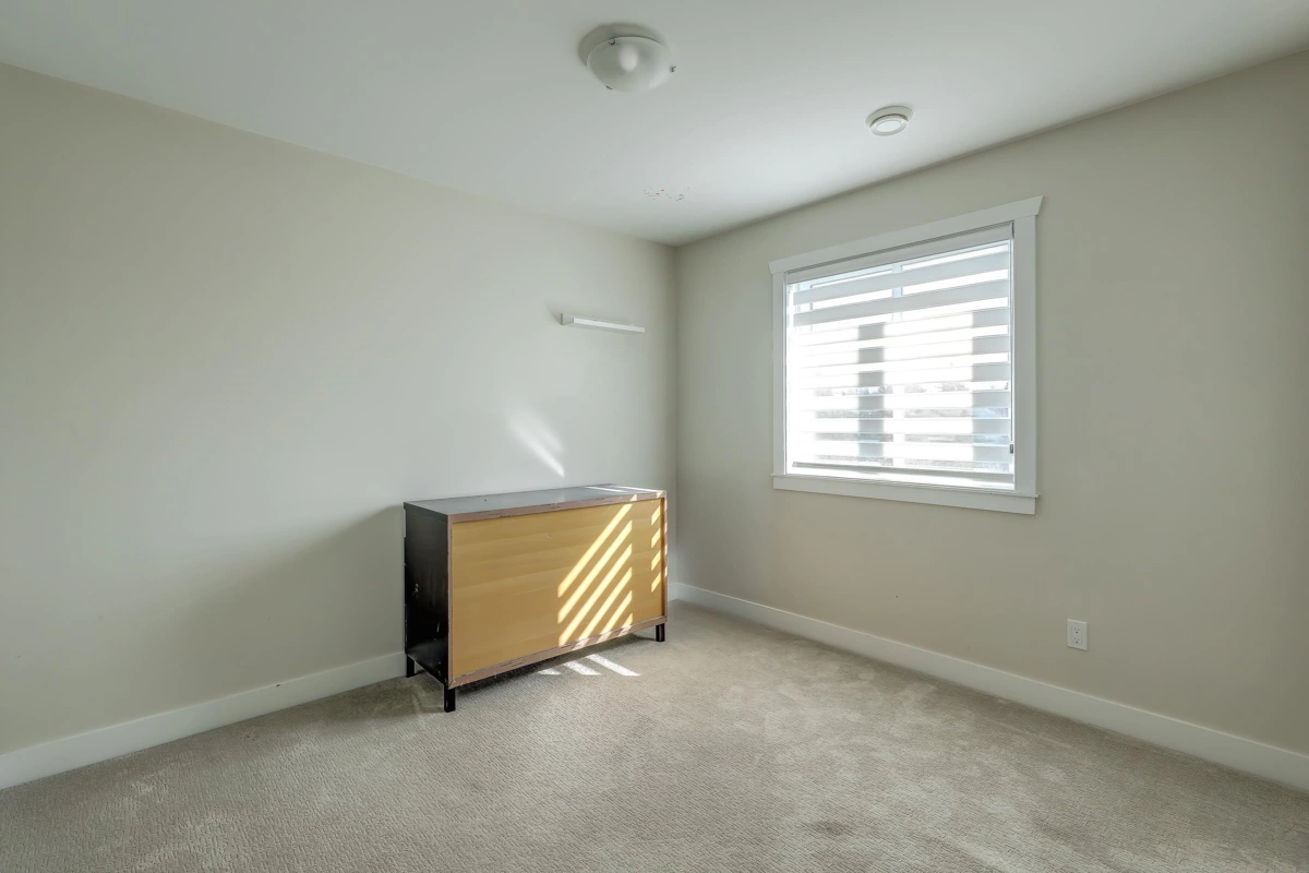 Basement Recreation Room Photo of 4620 W River Road, Ladner, BC