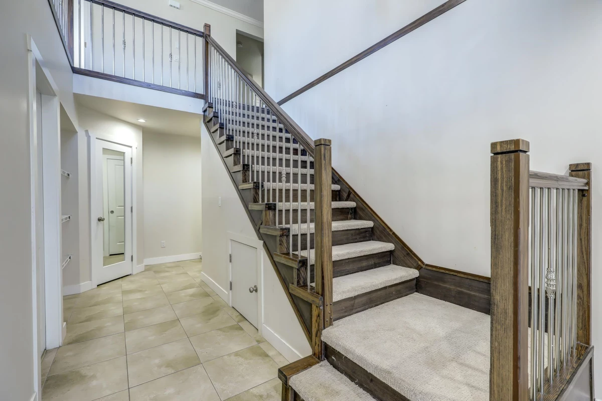 Hallway Photo of 4620 W River Road, Ladner, BC