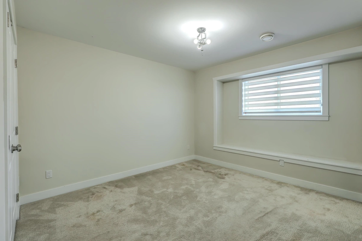 Laundry Room Photo of 4620 W River Road, Ladner, BC