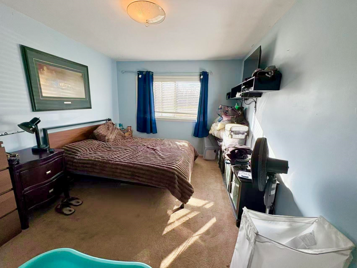 Walk-In Closet Photo of 11074 146 Street, Surrey, BC