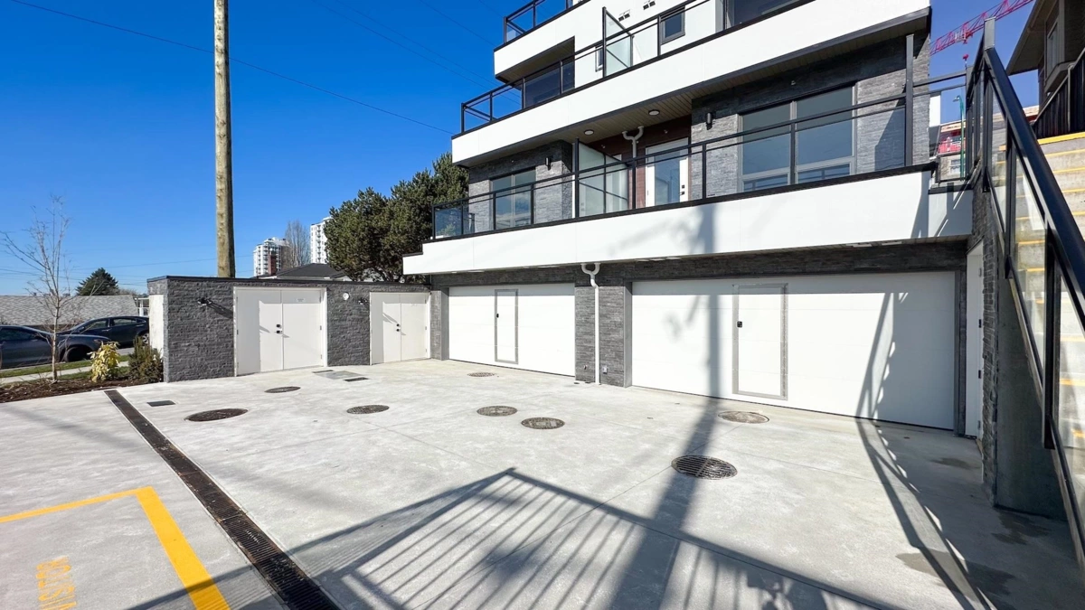 Garden / Landscaping Photo of 2 3800 Pender Street, Burnaby, BC