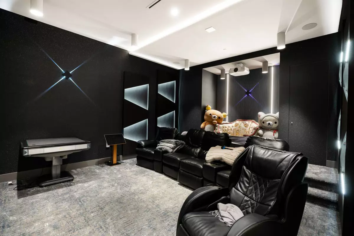 Garden / Landscaping Photo of 1239 W 40th Avenue, Vancouver, BC