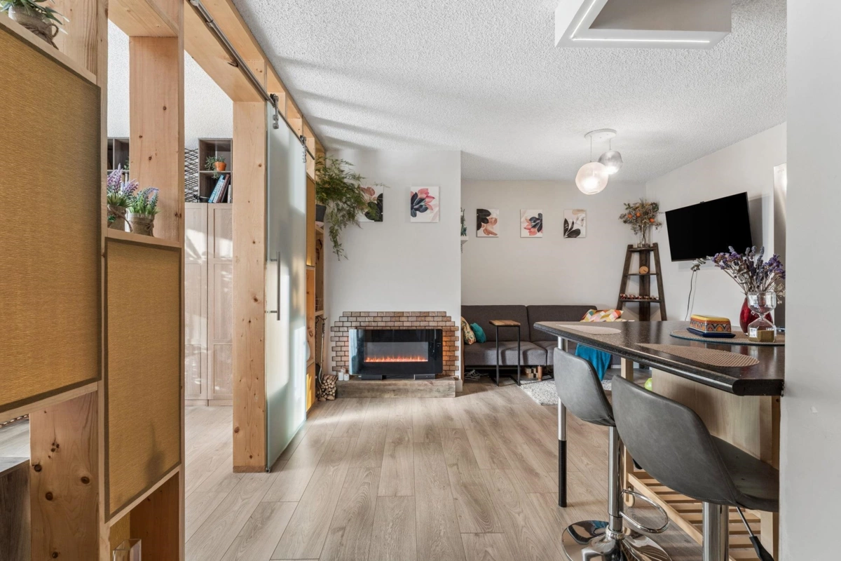 Kitchen Photo of 1005 9541 Erickson Drive, Burnaby, BC