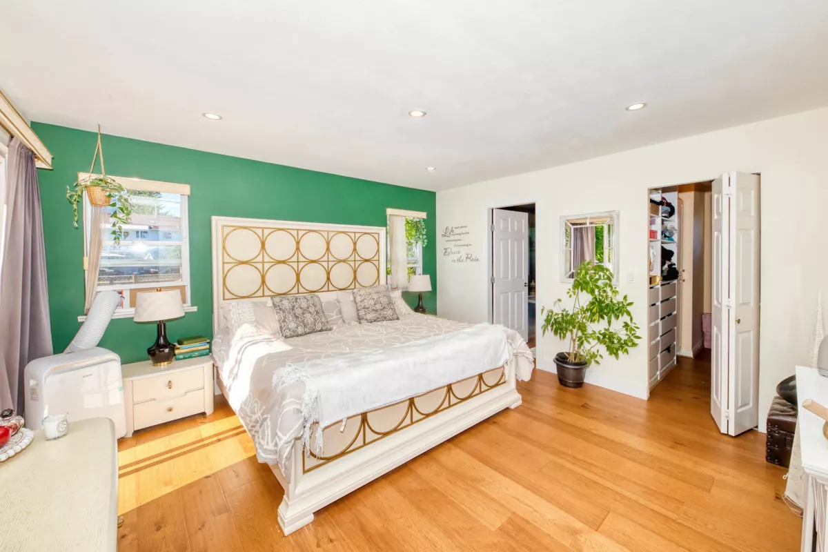 Basement Recreation Room Photo of 826 E 13th Street, North Vancouver, BC