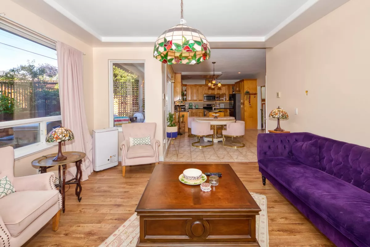 Breakfast Nook Photo of 826 E 13th Street, North Vancouver, BC