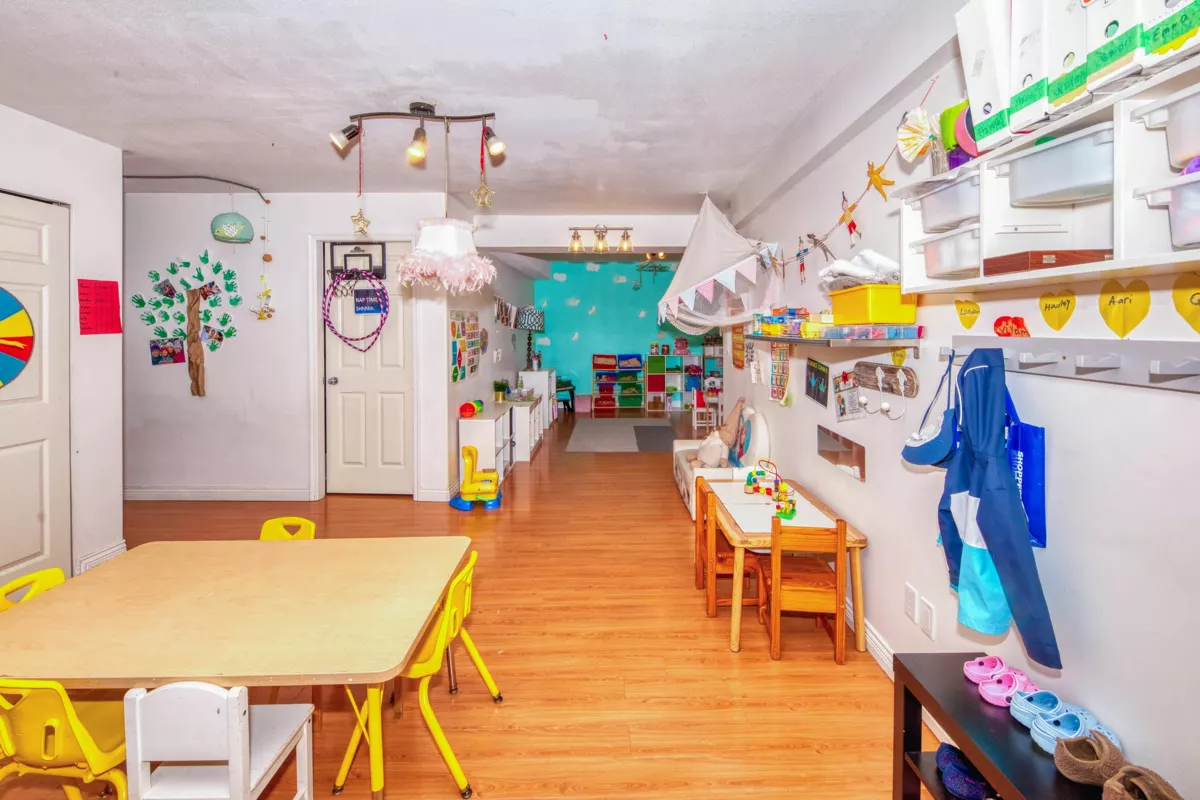 Hot Tub / Spa Photo of 826 E 13th Street, North Vancouver, BC