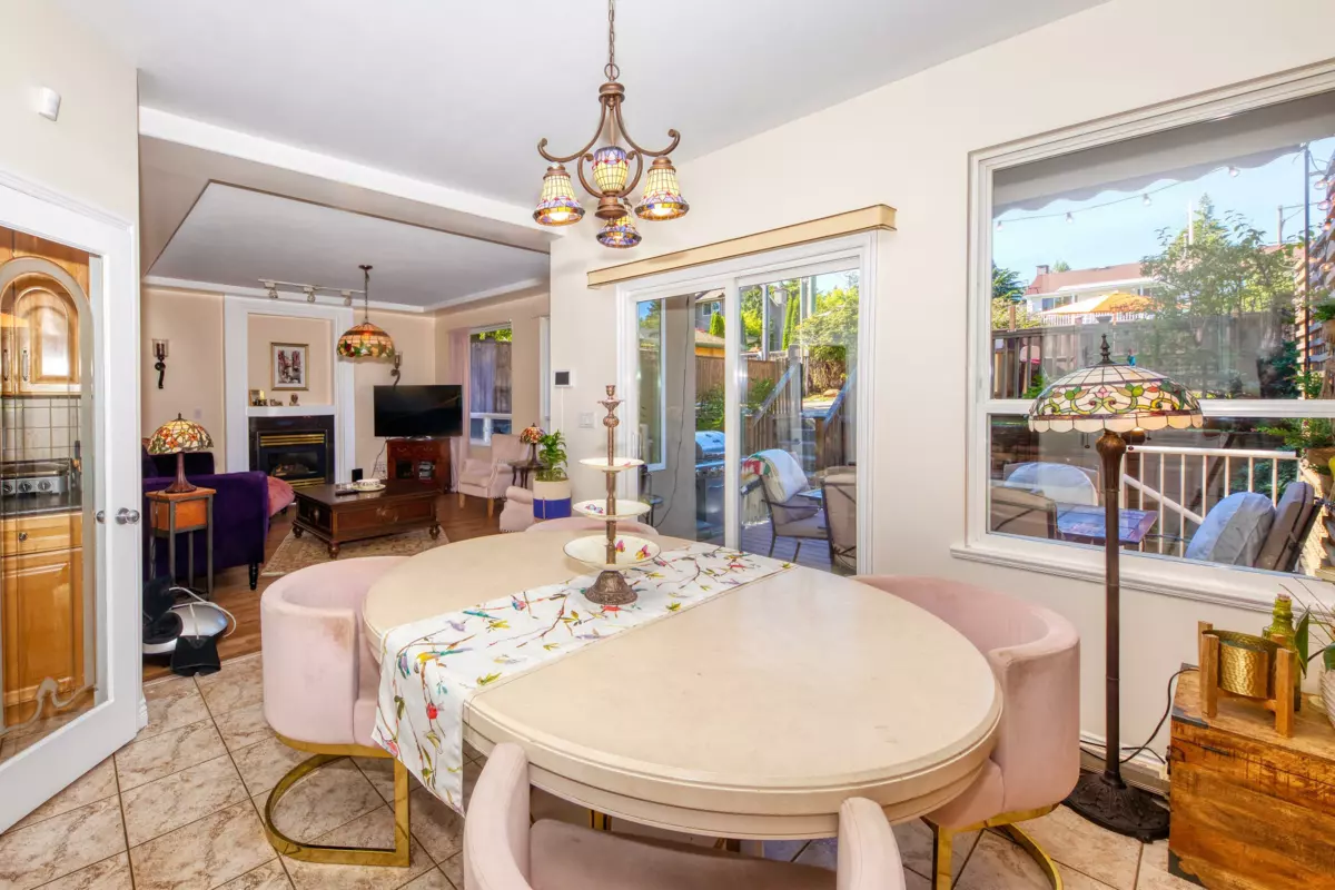 Kitchen Island Photo of 826 E 13th Street, North Vancouver, BC
