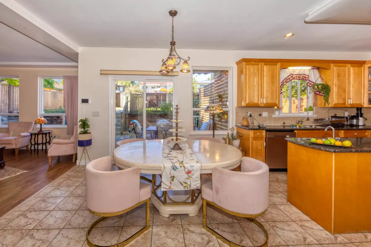 Primary Bedroom Photo of 826 E 13th Street, North Vancouver, BC