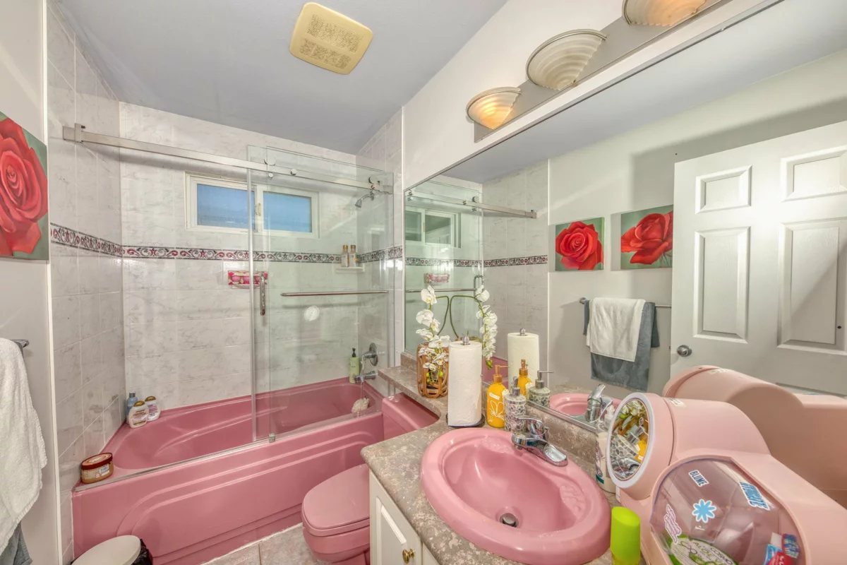 Staircase Photo of 826 E 13th Street, North Vancouver, BC