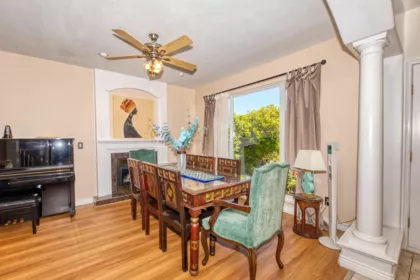 Family Room Photo of 826 E 13th Street, North Vancouver, BC