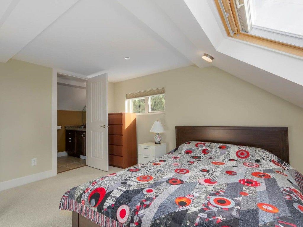 Walk-In Closet Photo of 7 215 E 4 Street, North Vancouver, BC