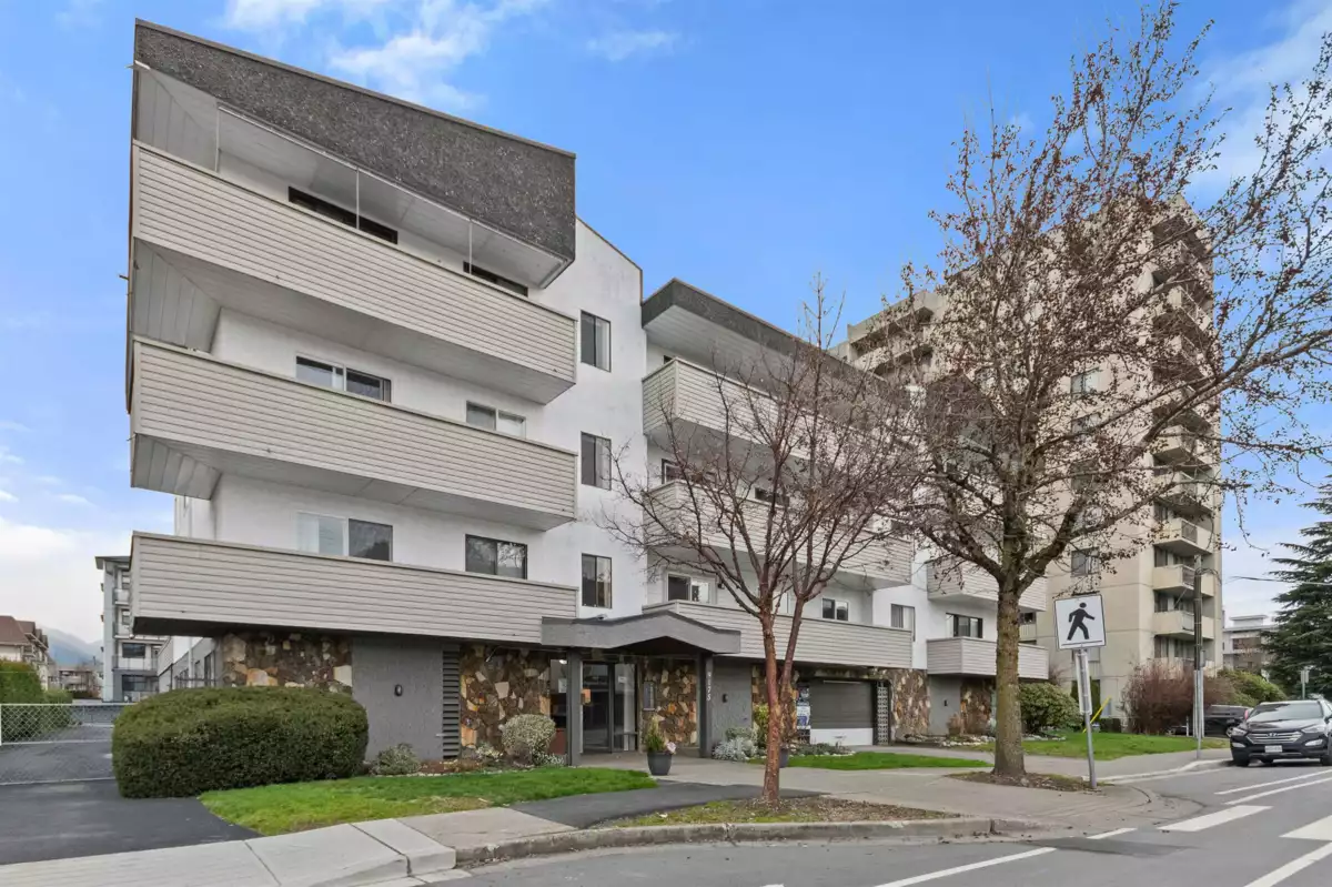 Dining Area Photo of 105 9175 Mary Street, Chilliwack, BC