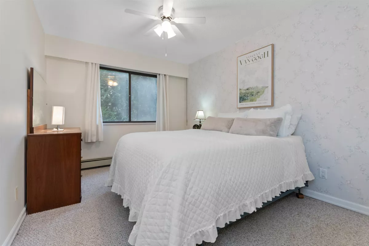 Kitchen Island Photo of 105 9175 Mary Street, Chilliwack, BC